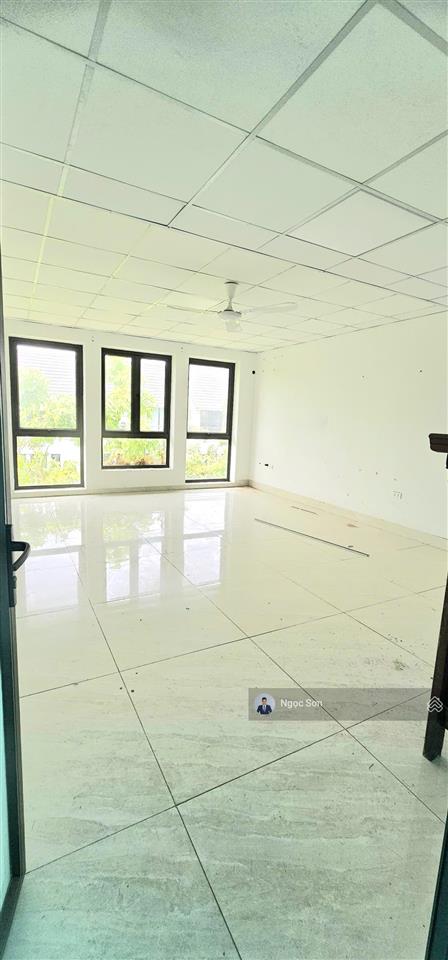 Cho thuê liền kề b50 trục chính khu b geleximco đường 20,5m giá chỉ 20tr/tháng