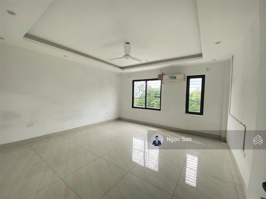Cho thuê liền kề b50 trục chính khu b geleximco đường 20,5m giá chỉ 20tr/tháng