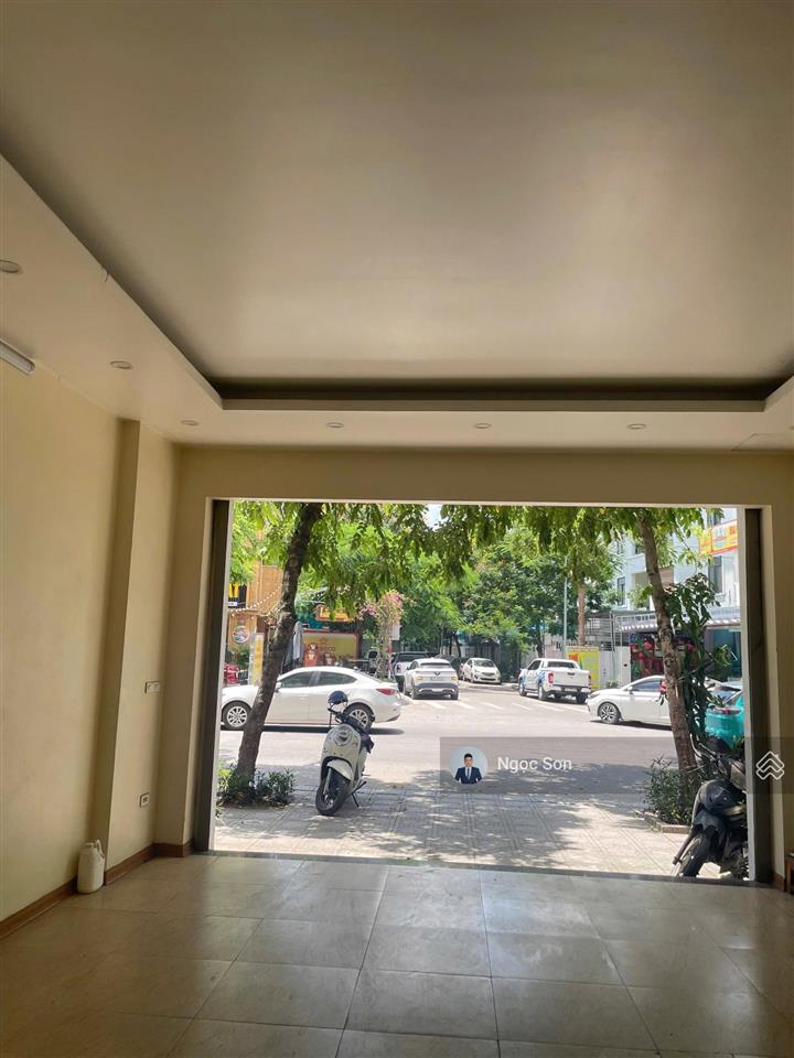Cho thuê liền kề 95m trục chính kinh doanh sầm uất bậc nhất khu c & d geleximco