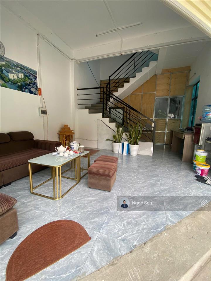 Cho thuê căn góc 2 tầng hoàn thiện khu b5 geleximco giá chỉ 12 tr/tháng