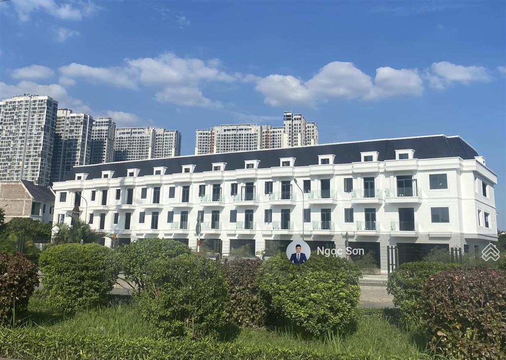 Cho thuê căn góc 2 tầng hoàn thiện khu b5 geleximco giá chỉ 12 tr/tháng