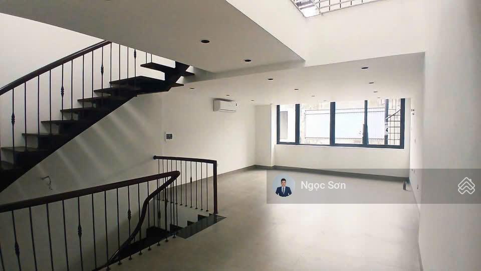 Cho thuê liền kề c9 geleximco lê trọng tấn, mặt trục chính thông thẳng aeon mall hà đông