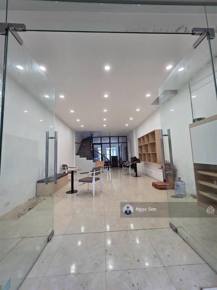 Cho thuê liền kề geleximco  101m2 mặt tiền 5m  giá chỉ 21tr/tháng  0928 036 ***