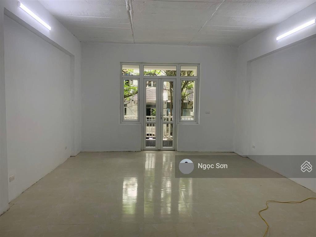 Cho thuê liền kề geleximco  101m2 mặt tiền 5m  giá chỉ 21tr/tháng  0928 036 ***