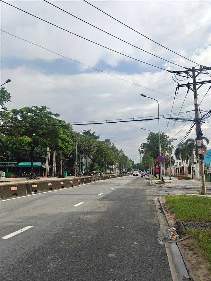 Bán nhà mặt tiền lê thị riêng q12, 4x28m, thu nhập 12tr/tháng, giá 10.95 tỷ