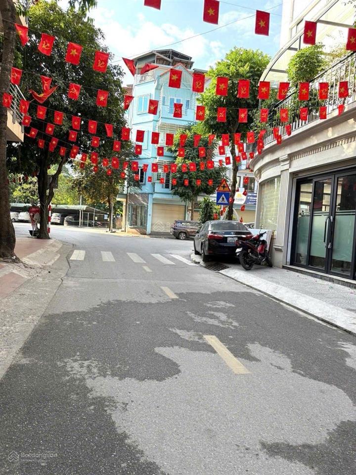 Bán nhà kinh doanh tốt ô tô vào nhà kđt nam la khê  ngô thì nhậm ngay ngã tư văn phú parkcity hn