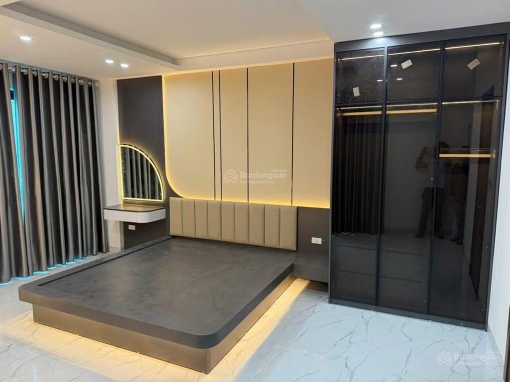 Bán nhà xây mới2 42m 5 tầng full nội thất, ngay cầu đen  tô hiệu  chợ hà đông ô tô lùi cửa