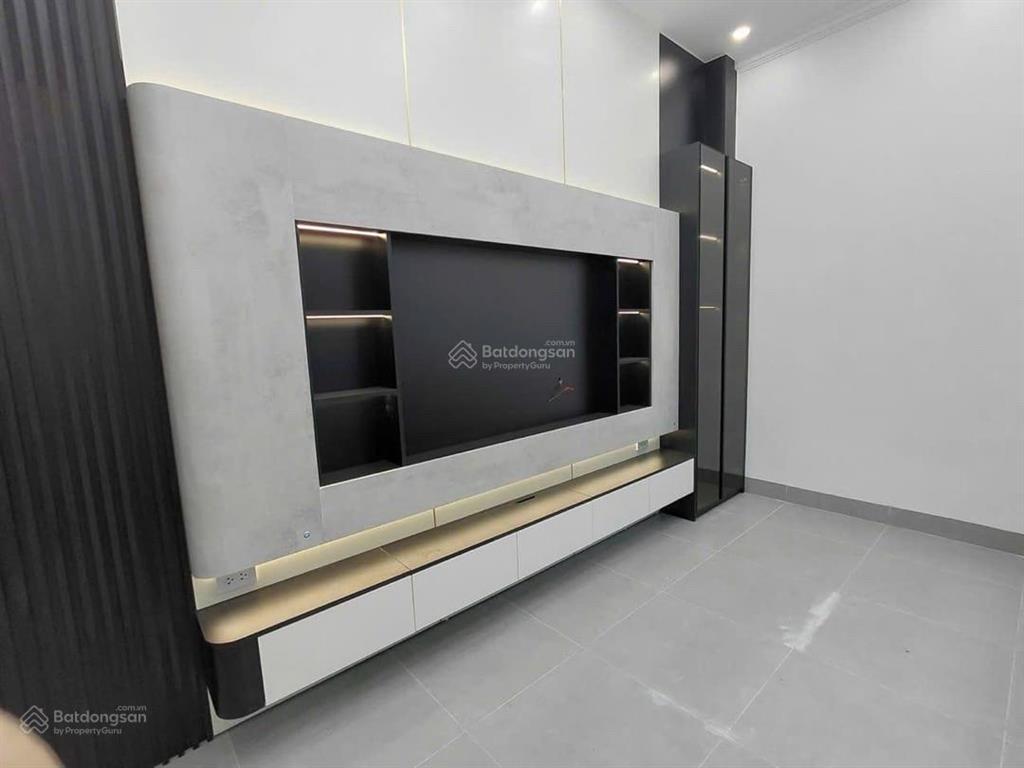 9 tỷ bán nhanh nhà 5 tầng xây mới full đồ ô tô lùi cửa  trung tâm văn quán  19/5  nguyễn khuyến