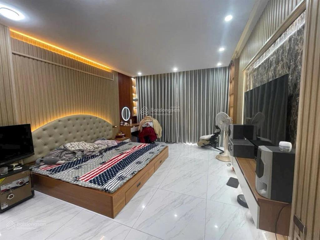 Bán nhanh nhà đẹp ở ngay  ô tô cách phố 10m, diện tích 68m2 4 tầng ngay phố ngô quyền vạn phúc