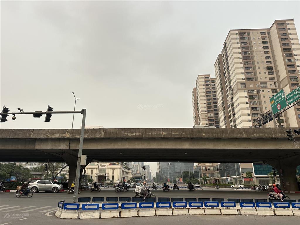 Bán siêu phẩm lô góc 52m 5 tầng kinh doanh mặt phố ngã tư lê văn lương  khuất duy tiến