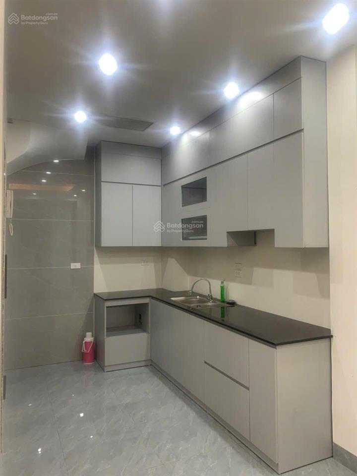 Chủ nhà cần bán nhà 5tầng, mặt tiền 4.5m, thang máy nhập khẩu full đồ ngõ rộng ô tô cầu am vạn phúc