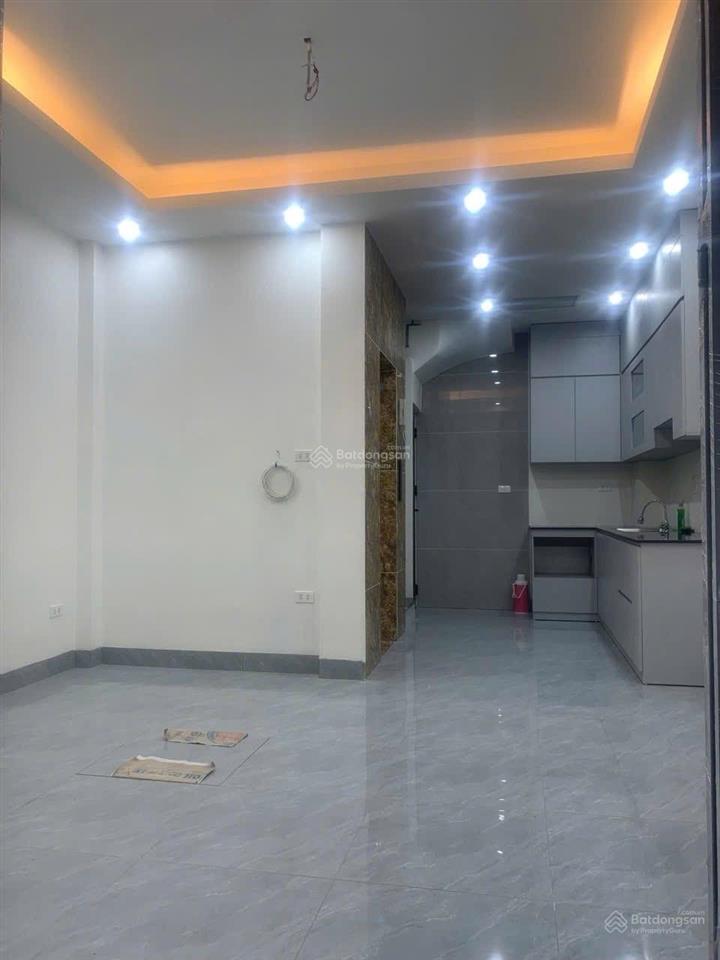 Chủ nhà cần bán nhà 5tầng, mặt tiền 4.5m, thang máy nhập khẩu full đồ ngõ rộng ô tô cầu am vạn phúc