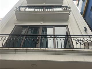Chủ nhà cần bán nhà 5tầng, mặt tiền 4.5m, thang máy nhập khẩu full đồ ngõ rộng ô tô cầu am vạn phúc