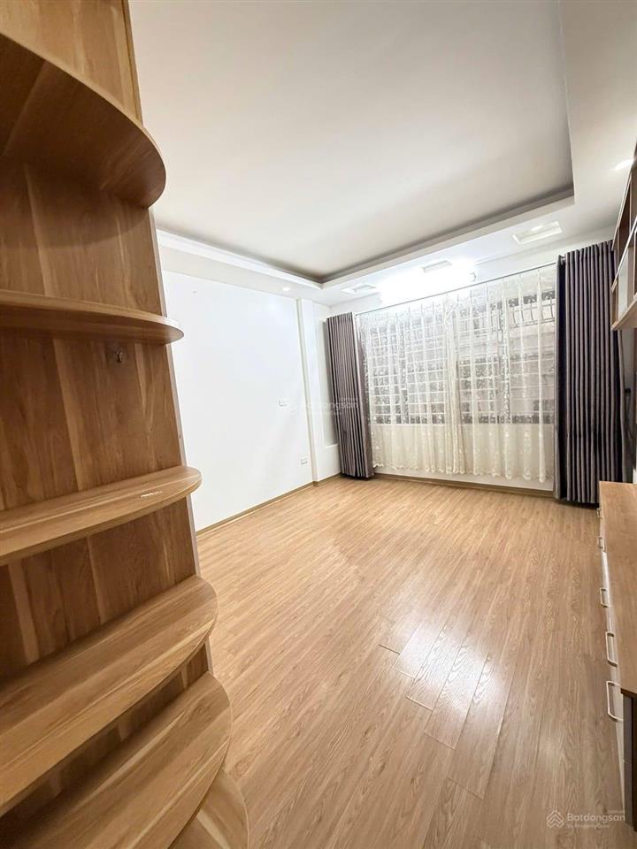 Bán nhà căn góc 5t 40m 6 phòng ngủ, ô tô đỗ cửa, lương thế vinh cổng cđ xây dựng đh hà nội