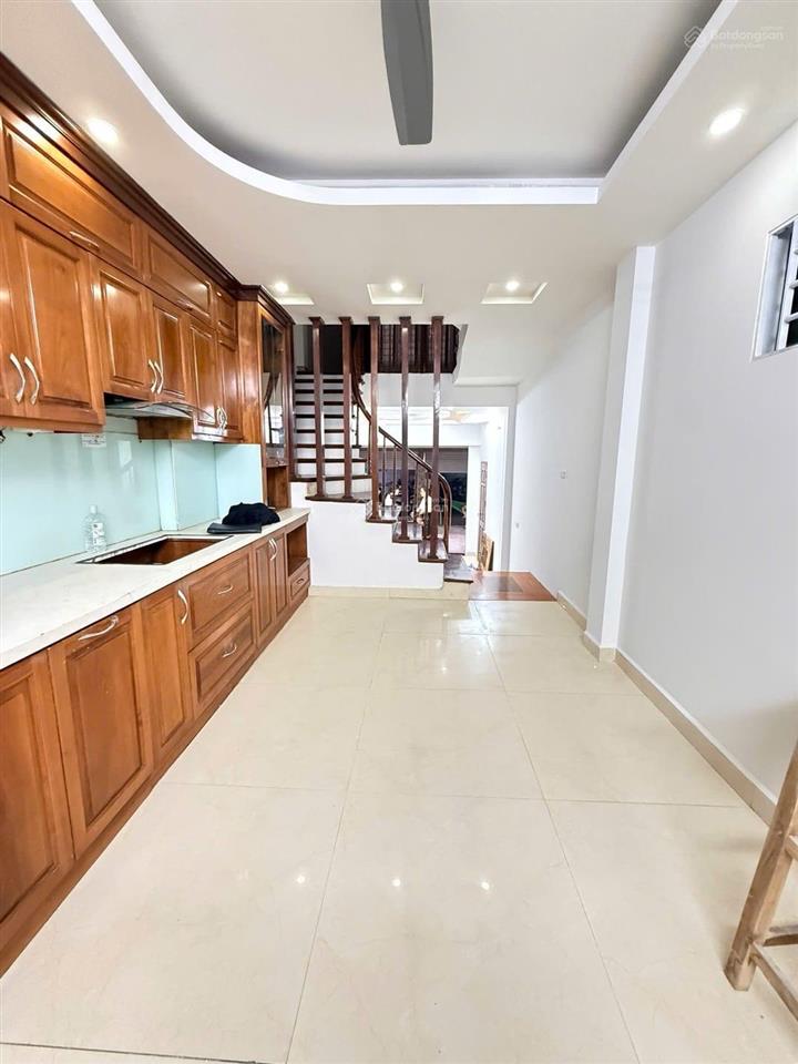 Bán nhà căn góc 5t 40m 6 phòng ngủ, ô tô đỗ cửa, lương thế vinh cổng cđ xây dựng đh hà nội