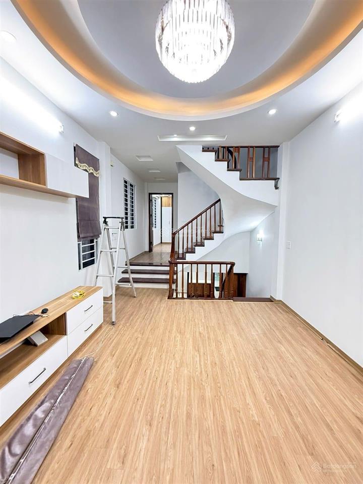 Bán nhà căn góc 5t 40m 6 phòng ngủ, ô tô đỗ cửa, lương thế vinh cổng cđ xây dựng đh hà nội