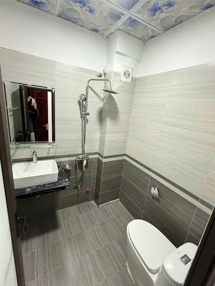 Bán nhà 5t mặt ngõ full nội thất, ngay bể bơi la khê đối diện park city  vòng xuyến lê trọng tấn