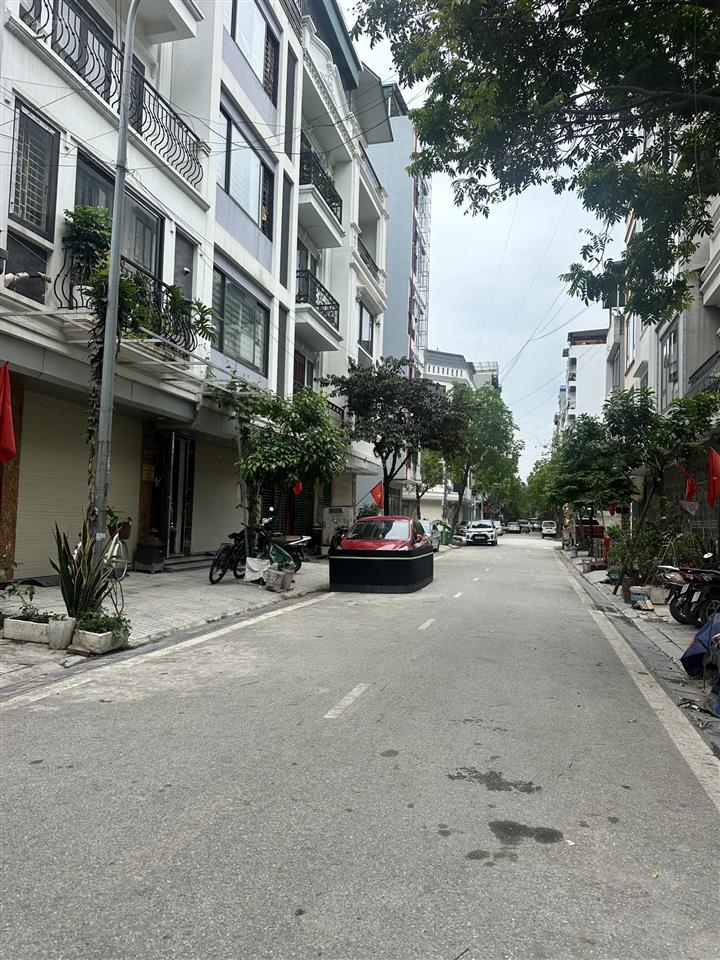 Cần bán siêu phẩm phân lô vỉa hè, kinh doanh khu đấu giá đa sỹ kiến hưng hà đông đối diện vc 365