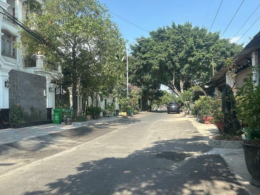 Bán đất tặng nhà thô 3 tầng tại lê thị riêng, 9,5 tỷ, 140 m2,kdc phú nhuận, thới an, ngay ubnd q.12