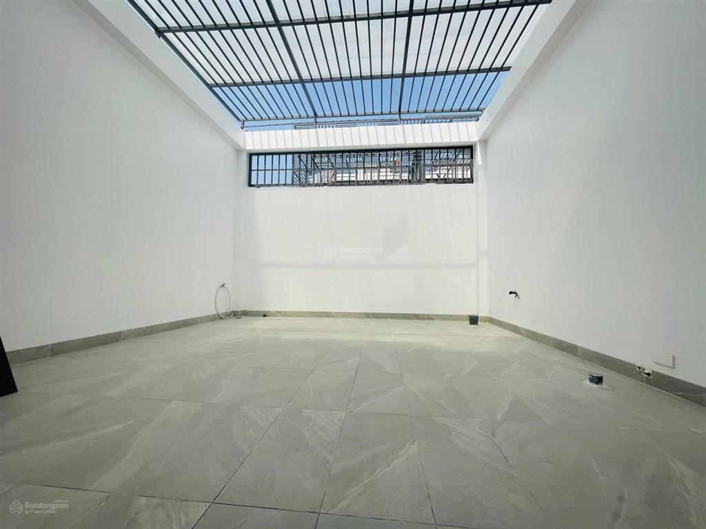 Mới 100% 5 tầng đúc có thang máy  85m2 4.4x20m  sát mt lê quang hoà (tx25 cũ) thới an