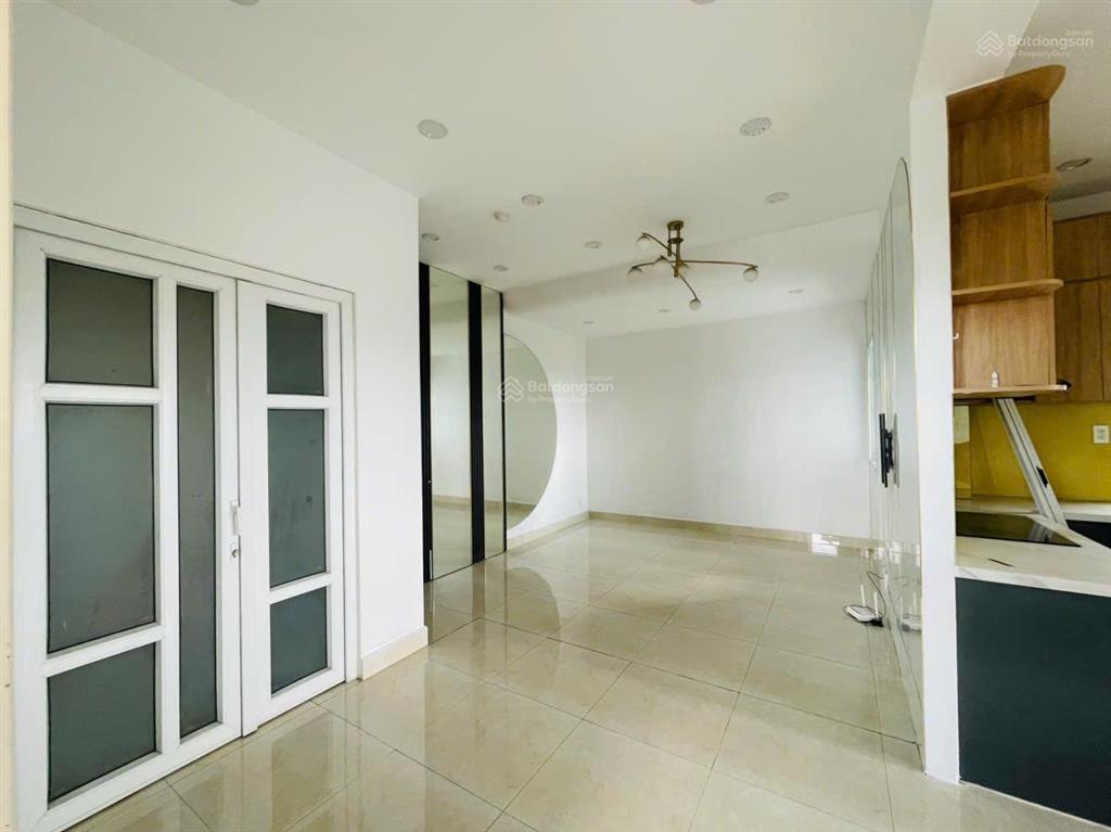 Hiếm  bán gấp căn góc  100m2  3pn  3 bancol  chung cư thới an  shr công chứng ngay
