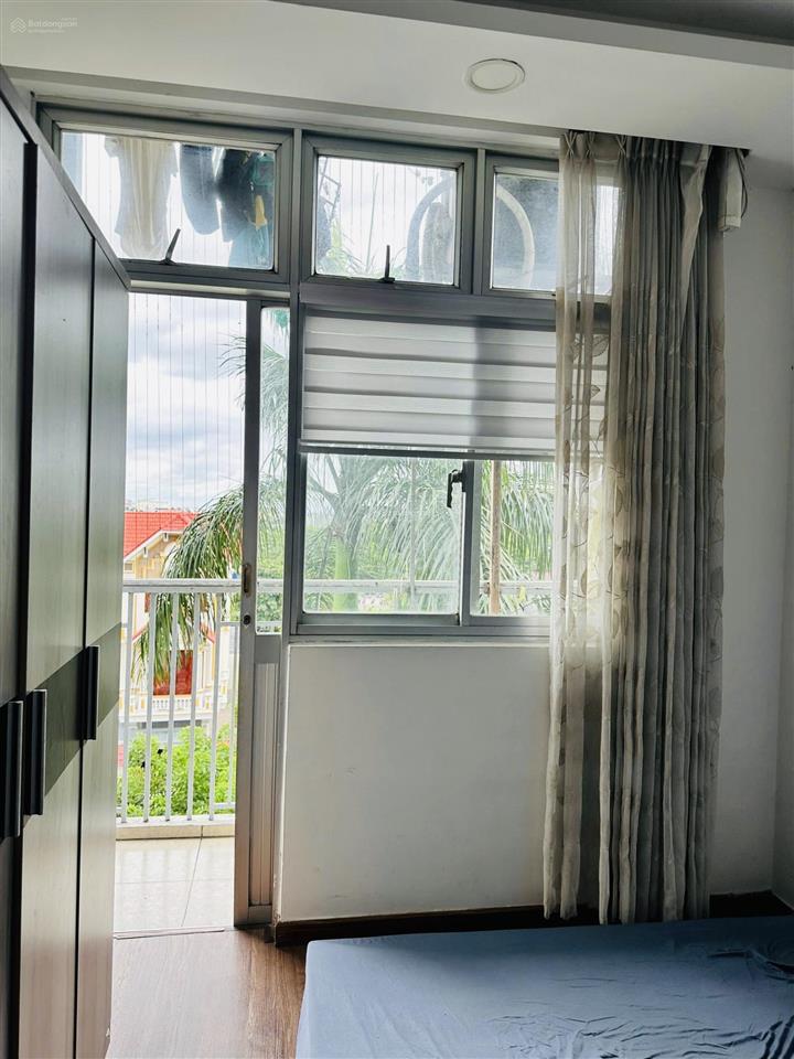 Gấp bán  nhà đẹp ở ngay  chung cư thới an  80m2  shr