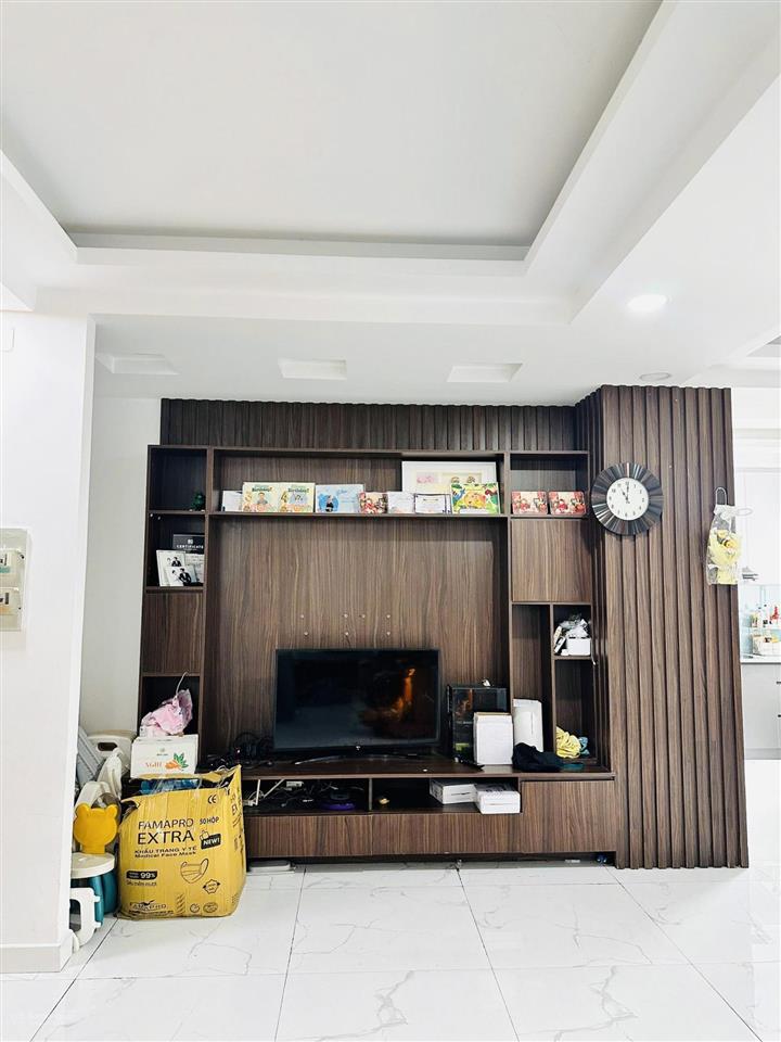 Gấp bán  nhà đẹp ở ngay  chung cư thới an  80m2  shr