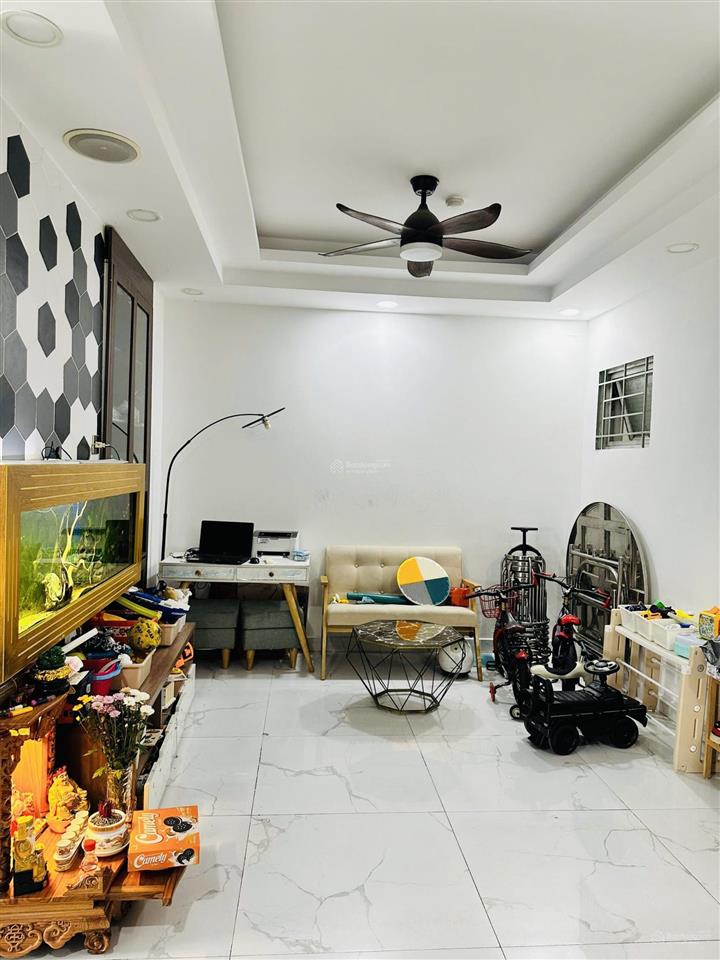 Gấp bán  nhà đẹp ở ngay  chung cư thới an  80m2  shr