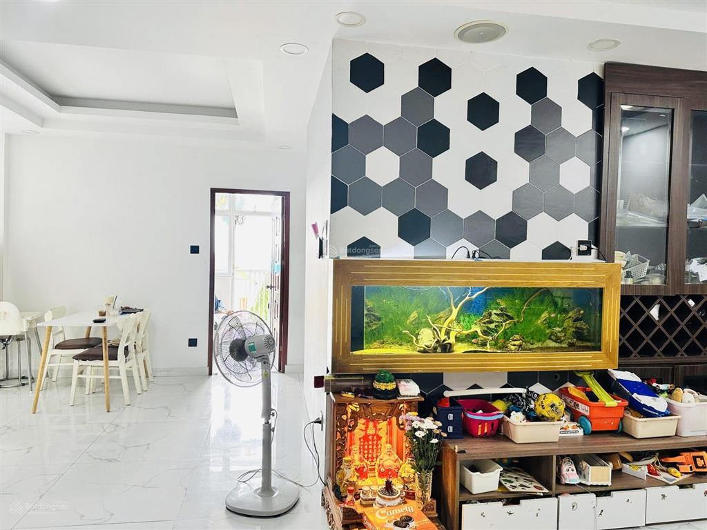 Gấp bán  nhà đẹp ở ngay  chung cư thới an  80m2  shr