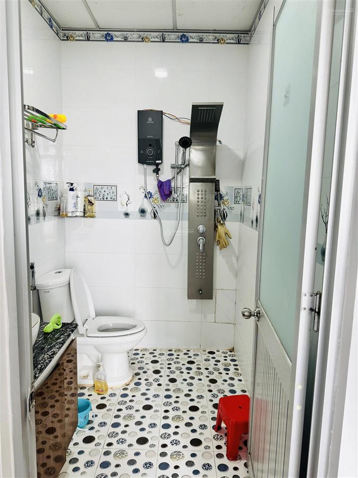 Gấp bán  nhà đẹp ở ngay  chung cư thới an  80m2  shr