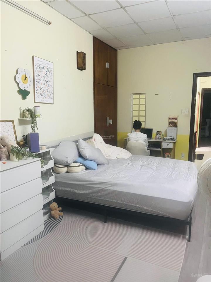 Gấp bán  phạm văn chiêu  ngay trường lê thị hồng gấm  60m2  2 tầng  5.8 tỷ tlcc