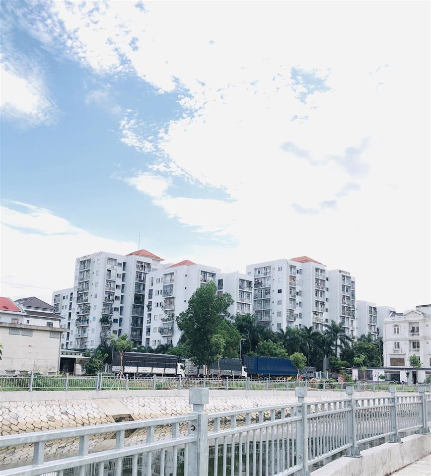 Hiếm  bán gấp căn góc  100m2  3pn  3 ban công  chung cư thới an  shr công chứng ngay