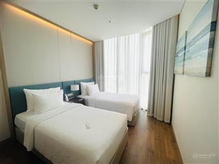 Chính chủ bán căn 2 ngủ diện tích 68,6m2 mã 01 tầng trung, giá 5,4 tỷ bao phí