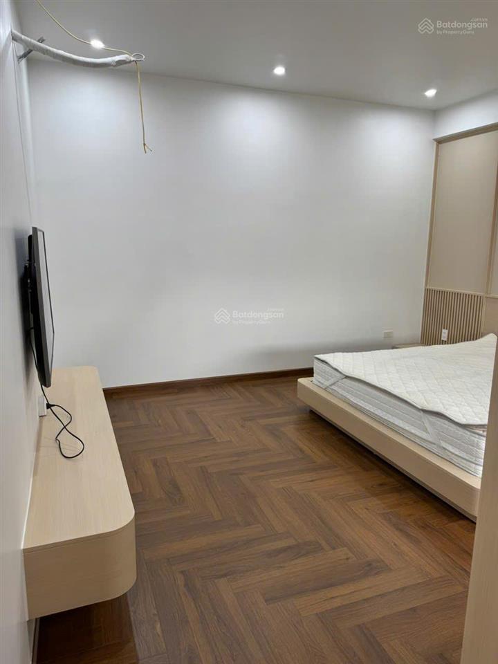 Biệt thự trên cao  căn góc view hồ 153m2 tại b4 kim liên nội thất xịn,thoáng mát, hiếm có khó tìm