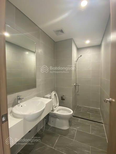 Bán căn 2pn sẵn sổ 59m2  giá 3,290 tỷ  giá tốt nhất hiện tại phân khu beverly solari vhgp