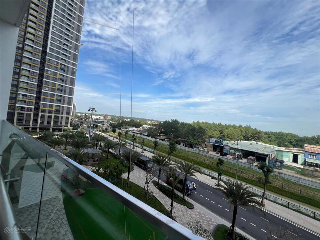 Bán căn 2pn sẵn sổ 59m2  giá 3,290 tỷ  giá tốt nhất hiện tại phân khu beverly solari vhgp