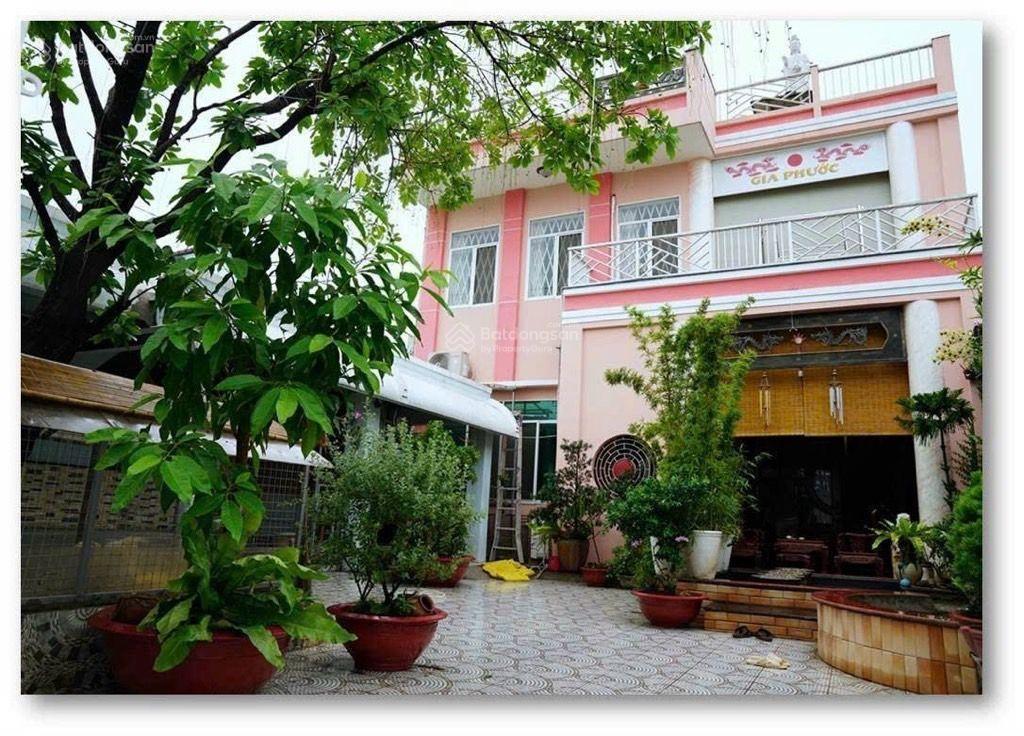 Nhà bán mặt tiền thạnh lộc 16, p. an phú đông.
10x30m  nhà biệt thự 3tầng 10pn. giá nhỉnh 20 tỷ tl