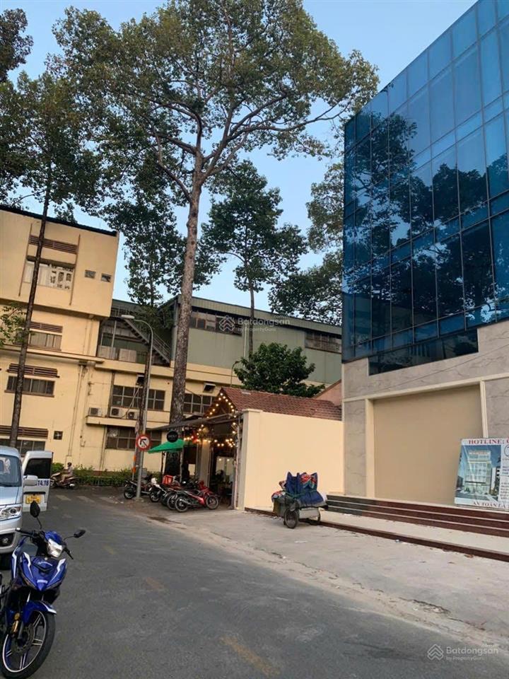 Toà nhà đường trường sơn, quận tân bình, dt 10x18m, xd hầm 7 tầng thu nhập 300tr, giá chỉ 30 tỷ