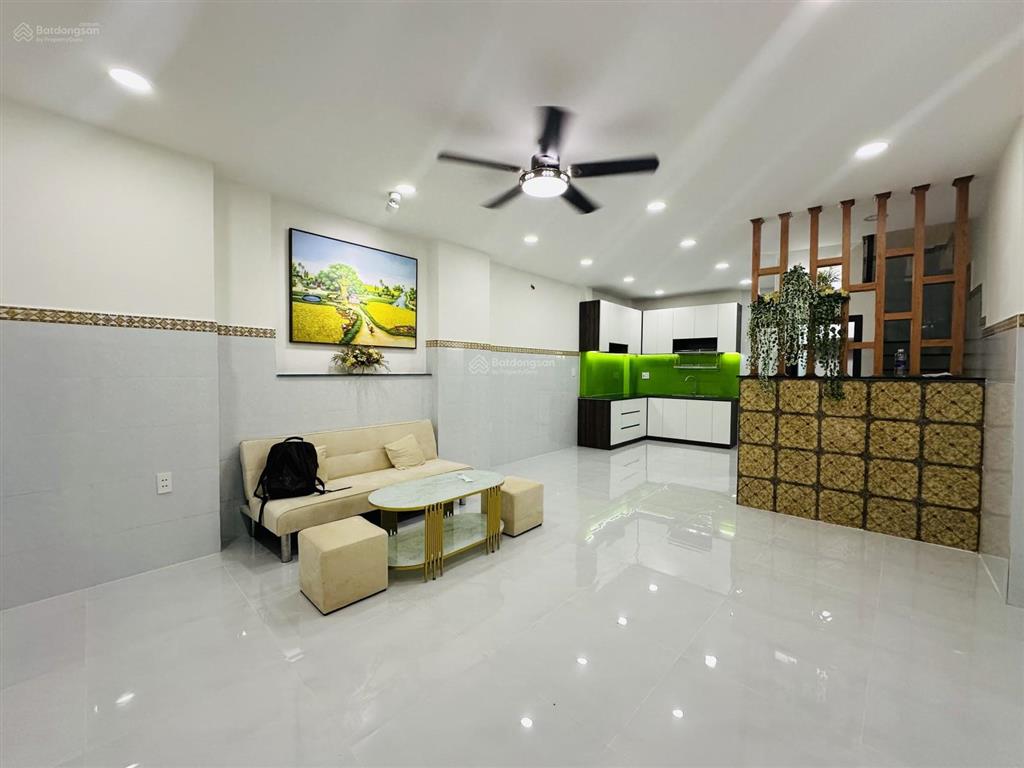 Vip p13 tân bình nhà nở hậu, 2pn 2wc, cách ô tô 10m, gần ga t3, ở ngay, sổ sẵn, chỉ 4,5tỷ