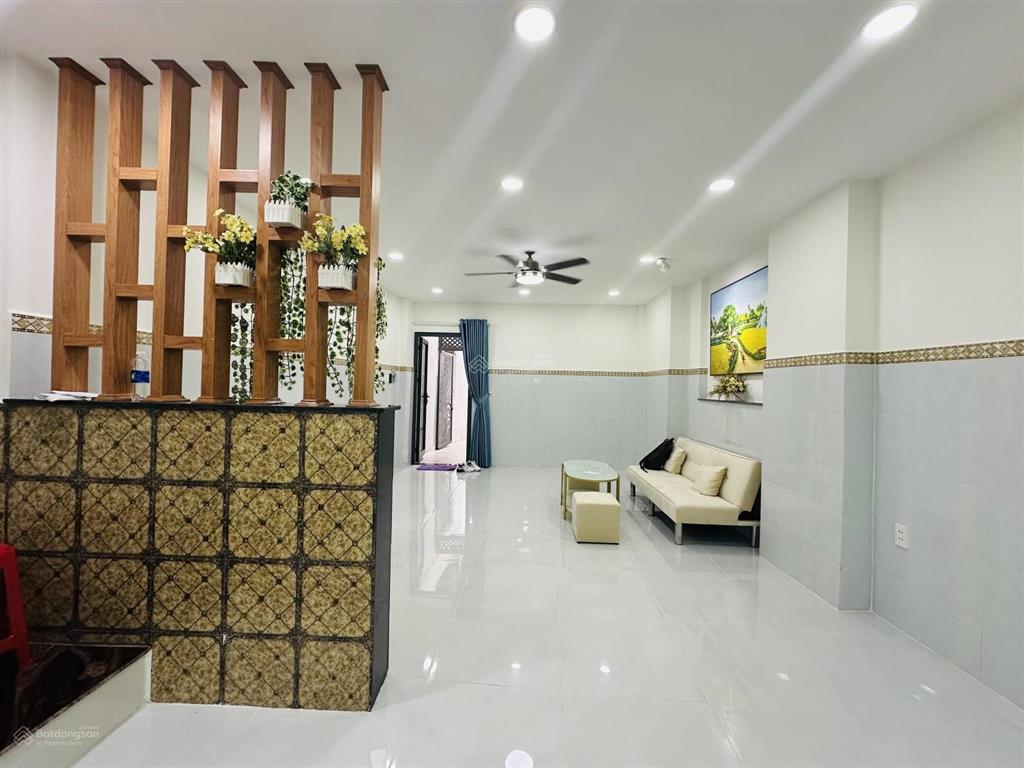 Vip p13 tân bình nhà nở hậu, 2pn 2wc, cách ô tô 10m, gần ga t3, ở ngay, sổ sẵn, chỉ 4,5tỷ