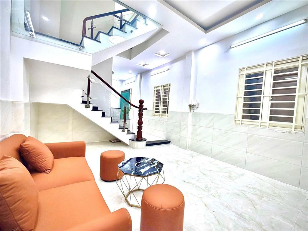 Tân phú  nhà mới 2 tầng 44m2, 1 sẹc văn cao, hẻm thoáng, xe hơi đỗ cửa, 5.35 tỷ