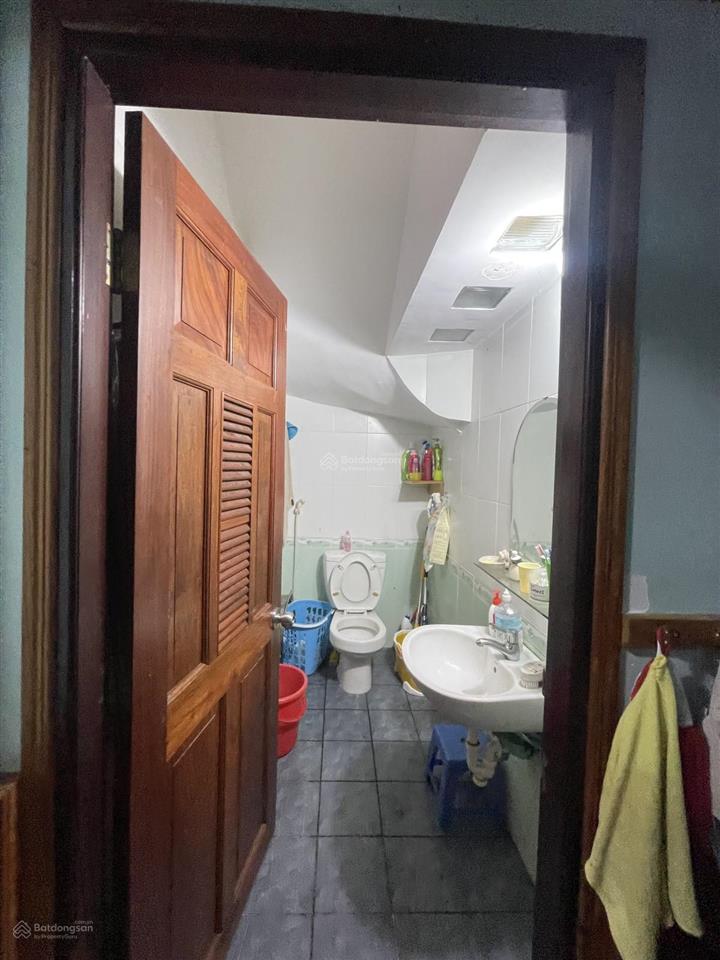 Lạc long quân tân bình  3 tầng btct 4x12m  hoàn công đủ  xe hơi đậu cửa  sổ đẹp chỉ 6,7 tỷ tl