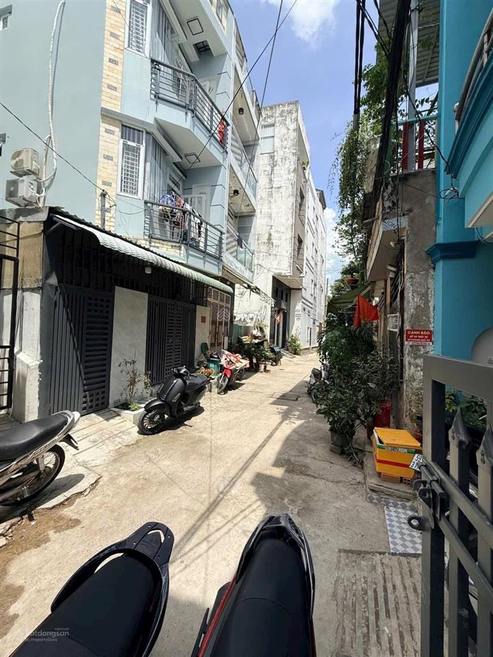 Quận 3  nhà trần văn đang ngang 6m nở hậu 7.5m, cách mt 30m, chỉ 3.75 tỷ, cực hiếm
