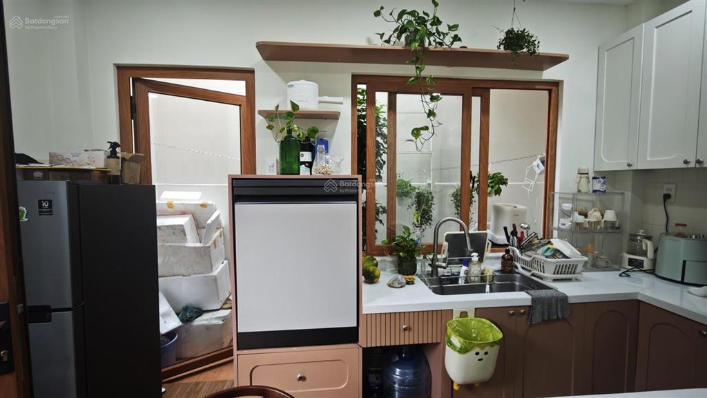 Góc 2 mặt tiền hẻm xe hơi âu cơ tân bình, nhà mới như homestay, 4 x 15.5m, 2pn, 8.5 tỷ