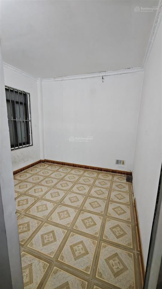 Mặt tiền nhà vip khu họ lê  nguyễn sơn  đường 10m  ô tô tránh  chỉ 6.75 tỷ  cho thuê 12tr/t