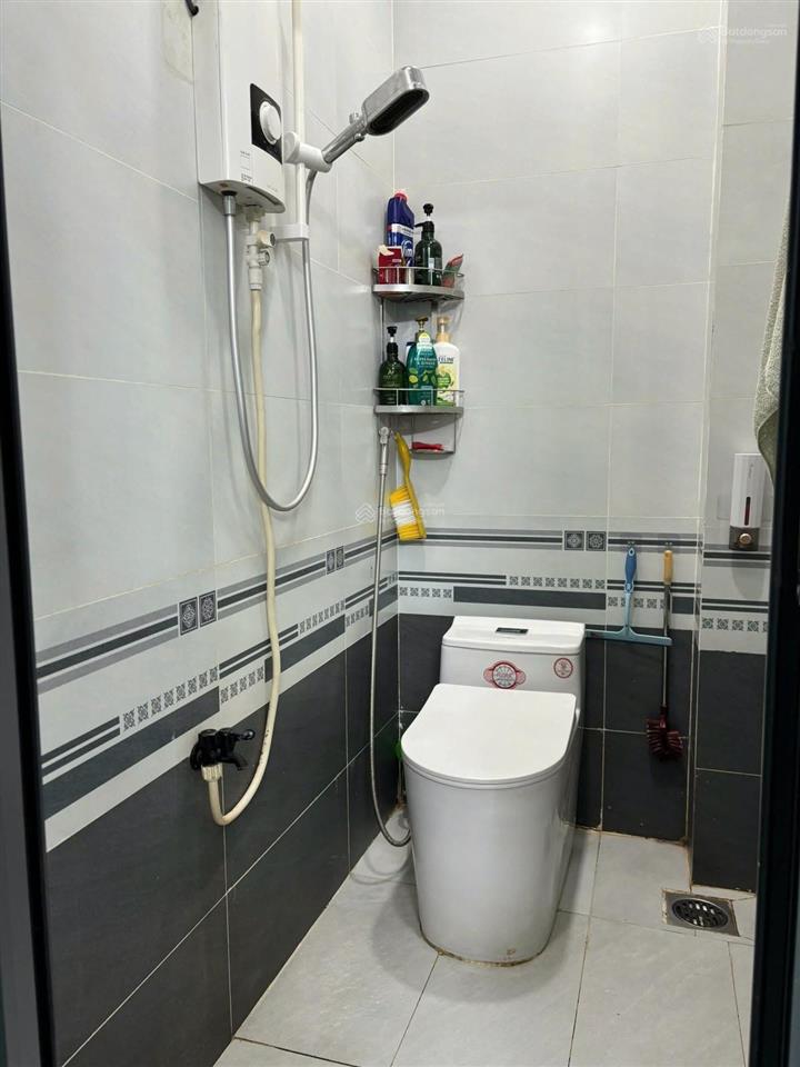 Tân phú nhà mới đẹp dọn vào ở ngay nhà 2 tầng btct  hẻm thông  chỉ 4.45 tỷ