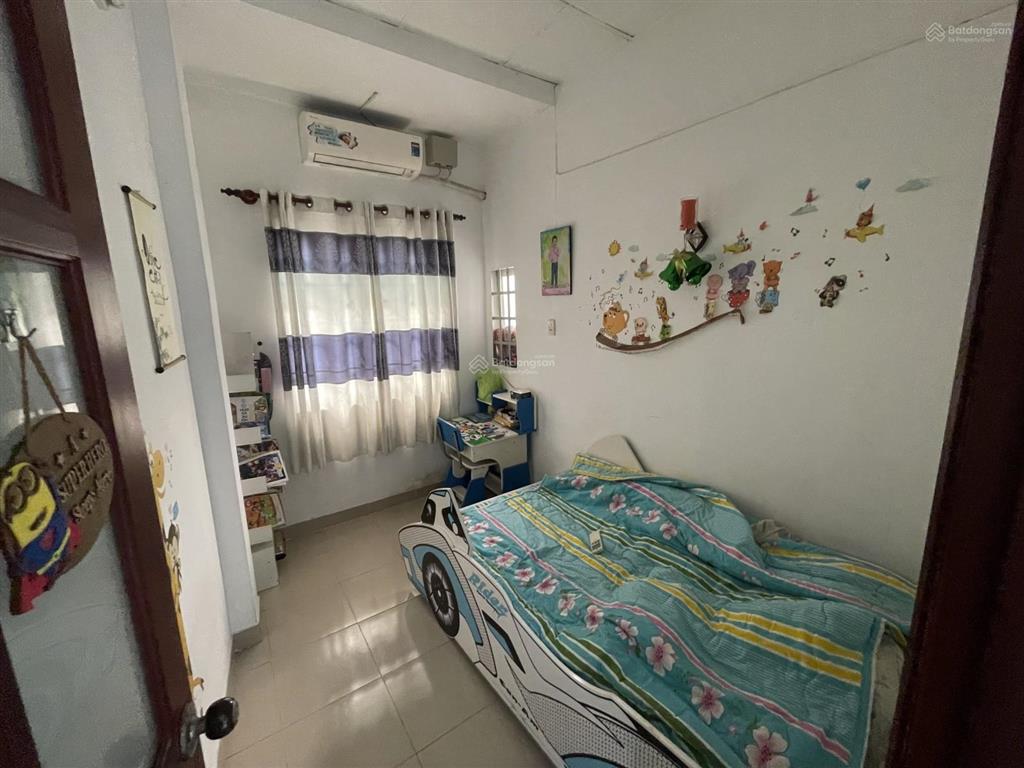 Nhà đẹp phú thọ hòa, 4pn, 3wc, ngang 4.45m nở hậu, gần chợ vải, chỉ 5.95 tỷ!