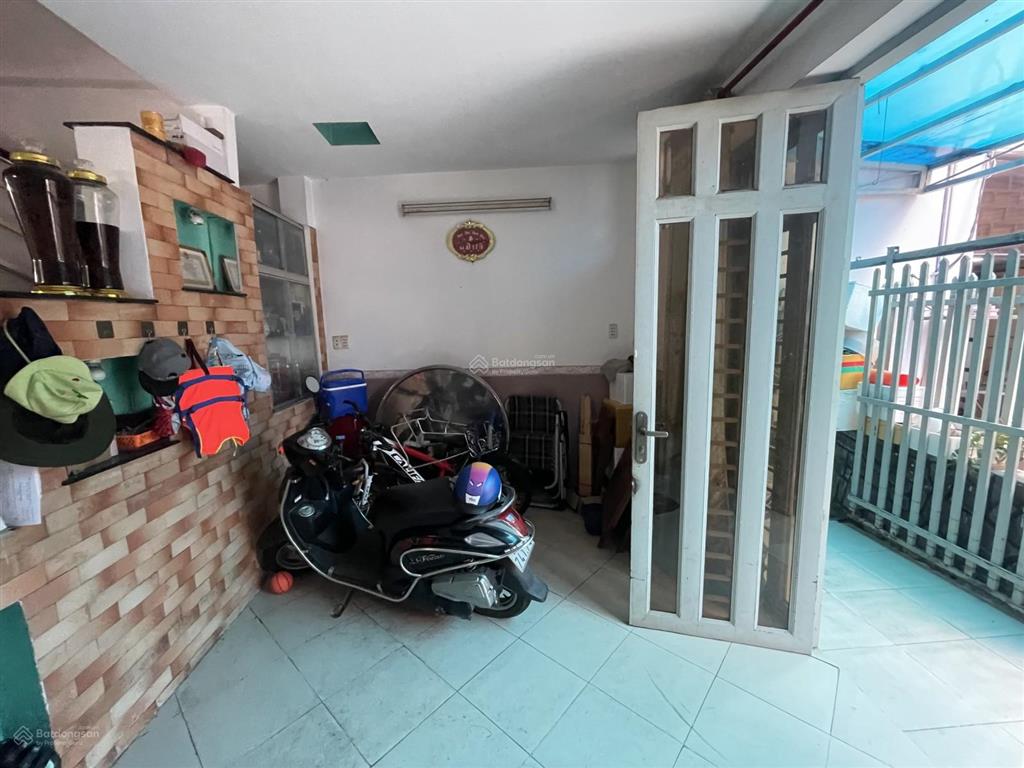 Nhà đẹp phú thọ hòa, 4pn, 3wc, ngang 4.45m nở hậu, gần chợ vải, chỉ 5.95 tỷ!