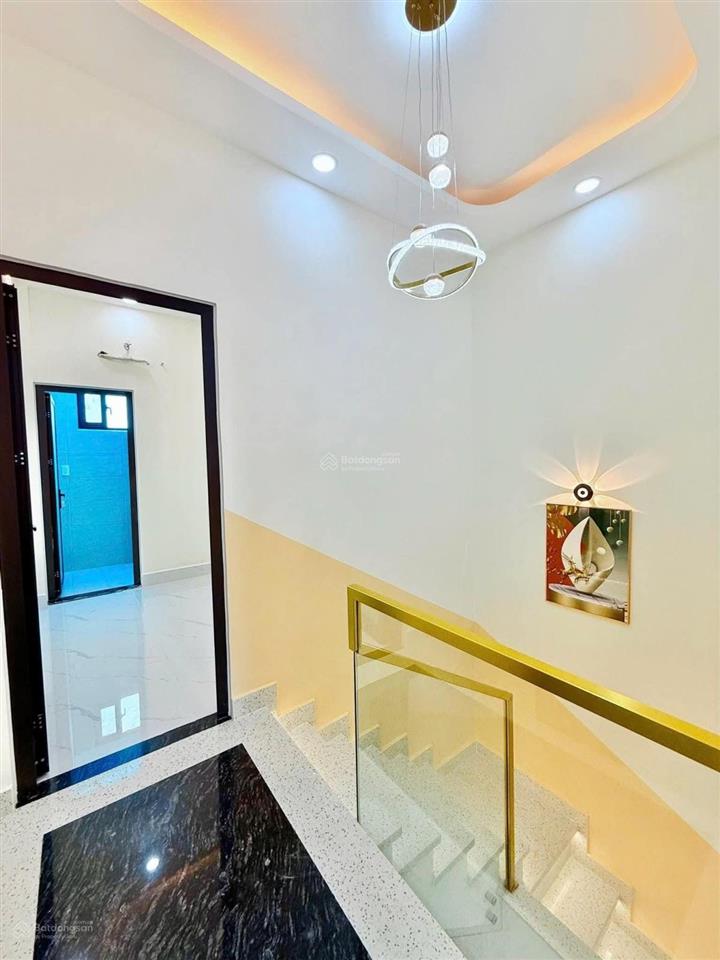 Tân phú, hẻm ô tô 3 căn ra mặt tiền, 42m2, 2 tầng 3pn, nhà mới đẹp, giảm 400tr còn 4.999 tỷ