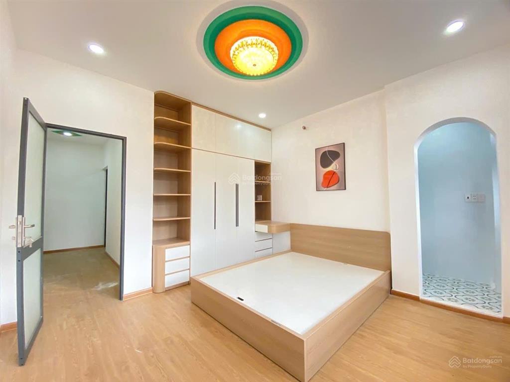 Mtkd  nguyễn sơn  ngang 8m bề thế  có vỉa hè  2 tầng btct  shr không quy hoạch  6.15 tỷ